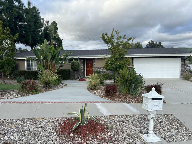 Building Photo - 731 Tudor Cir
