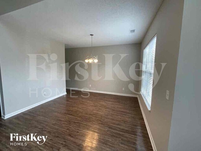 Foto del edificio - 3396 Forest Glen Dr