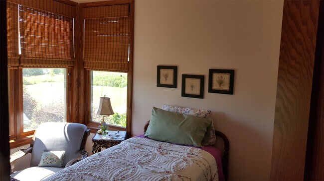 Foto del edificio - 12850 Hill Rd