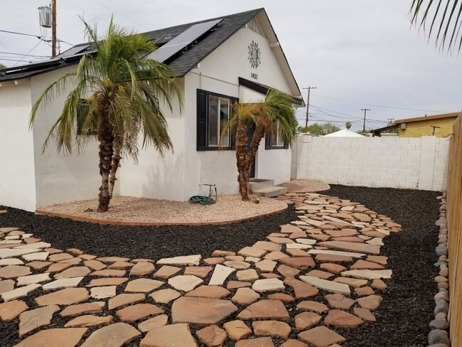 Photo - #1023-Maker-Clark Apartment