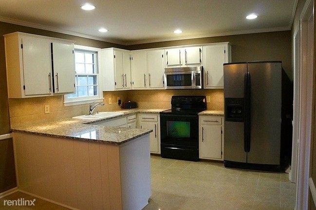 Building Photo - 3 br, 2 bath House - 1725 Indian Hills Road