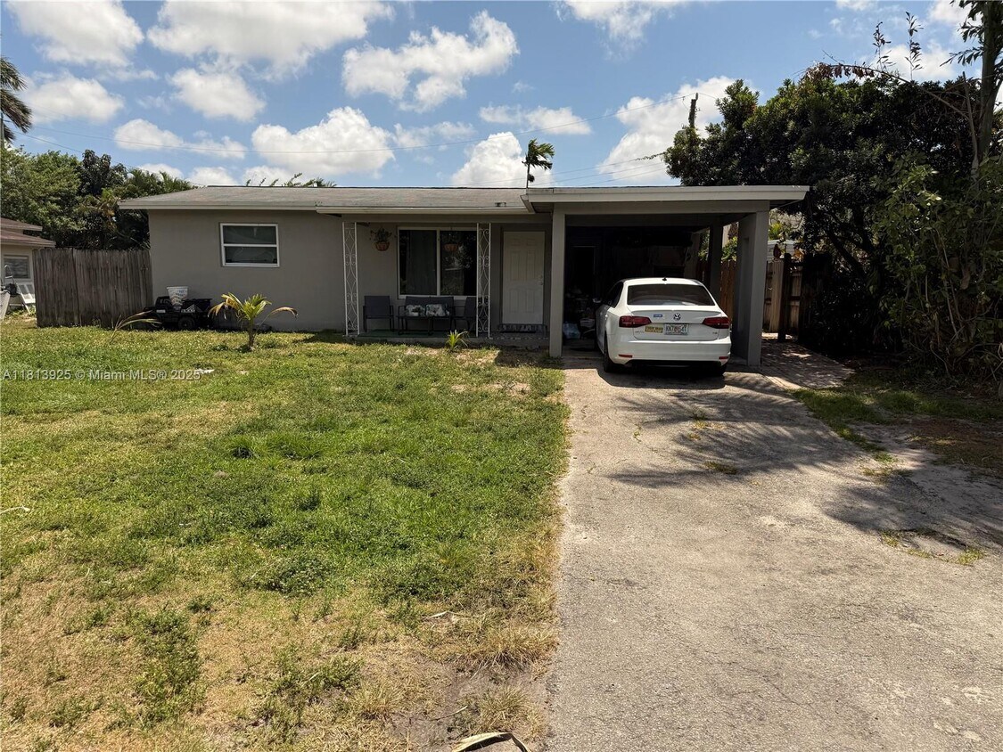Foto principal - 5660 Allen St