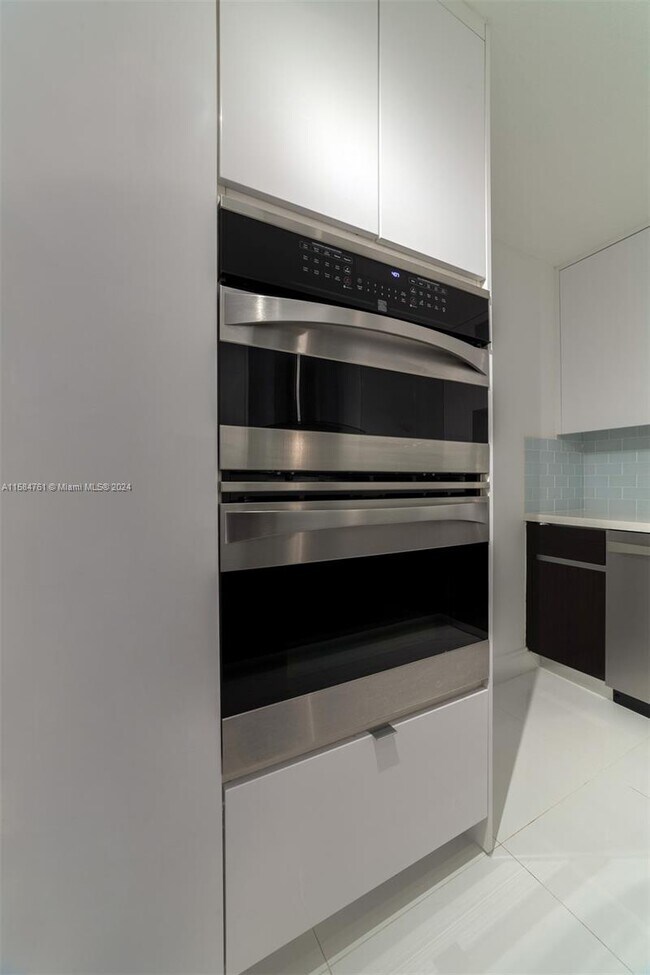 Foto del edificio - 2500 Parkview Dr