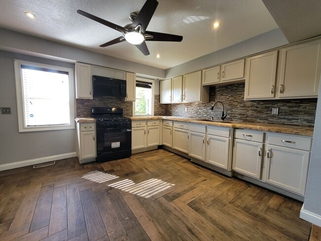 Foto del edificio - Beautiful 2 bed home