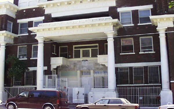 Foto del edificio - 2120 W 11th St
