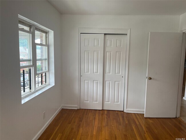 Building Photo - 74-27 85th Dr