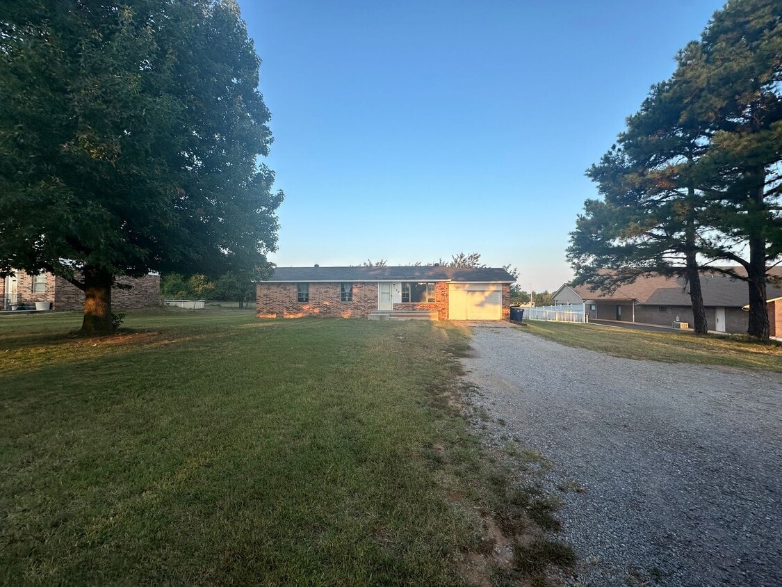 Photo - 109 N Choctaw Rd (Choctaw, OK)