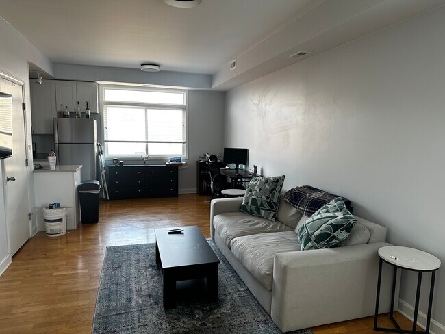 Foto del edificio - 680 N Green St