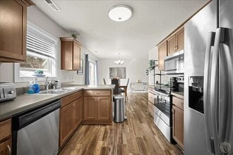 Building Photo - 908 Midway Ln