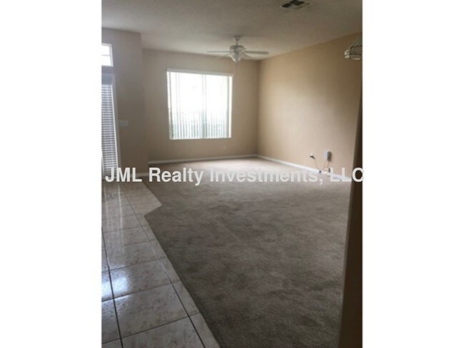 Building Photo - 4bedroom home w Fenced yard $2650 lawn ser...