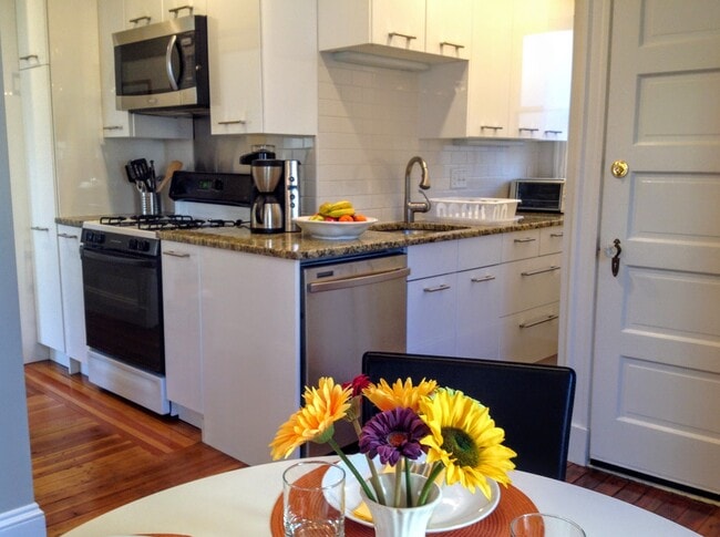 Building Photo - 41 Fairfield Street