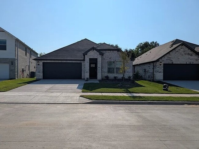 Foto del edificio - 1017 Emberwood Dr