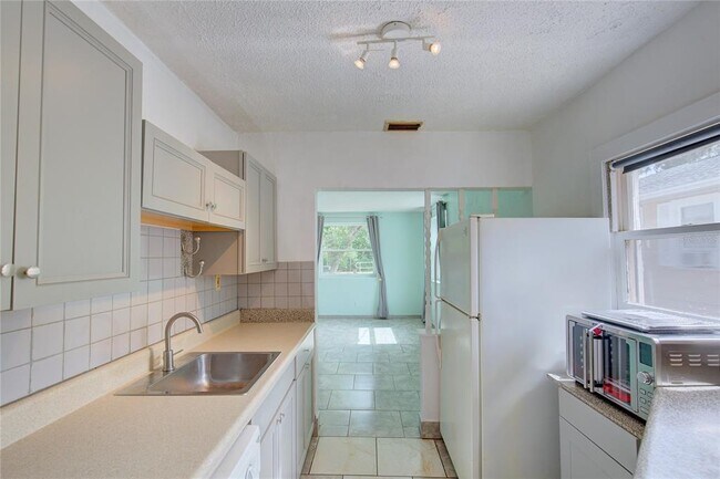 Foto del edificio - 1160 Sunset Point Rd