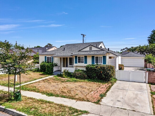 Building Photo - 17220 Elkwood St
