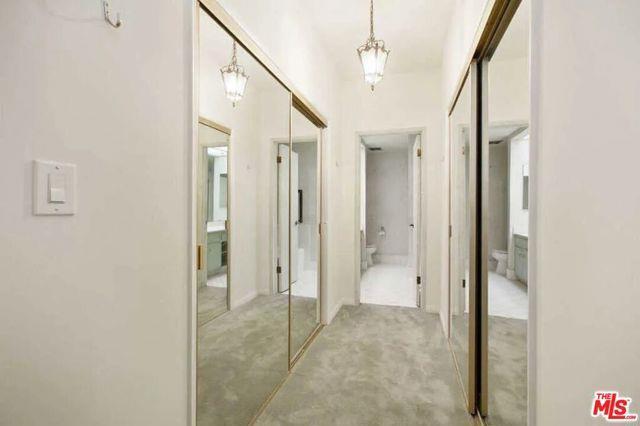 Foto del edificio - 8568 Burton Way