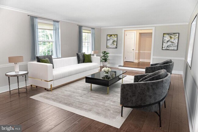 Foto del edificio - 248 Hilldale Rd