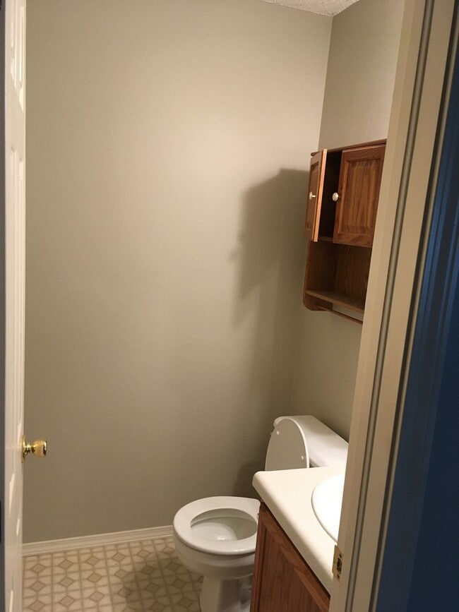 Foto del edificio - 404 Valley Dr