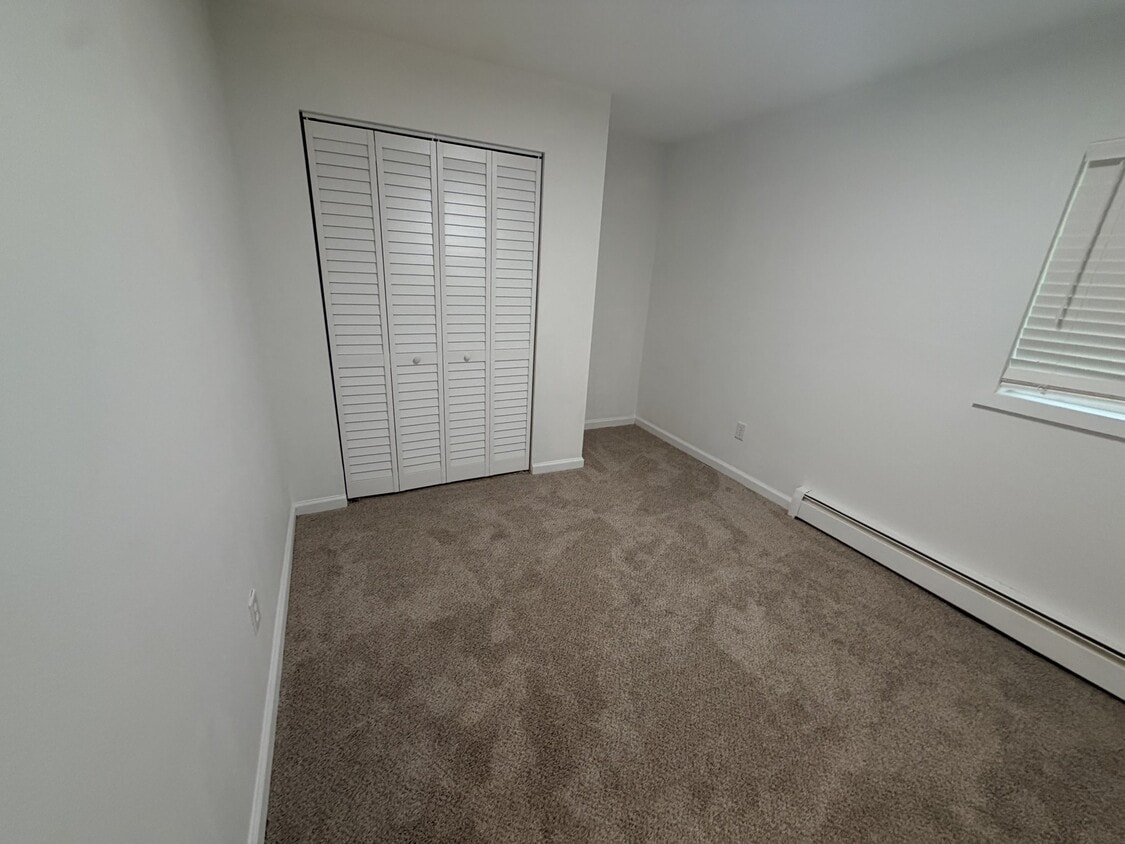 Building Photo - 581 E Mulchatna Dr