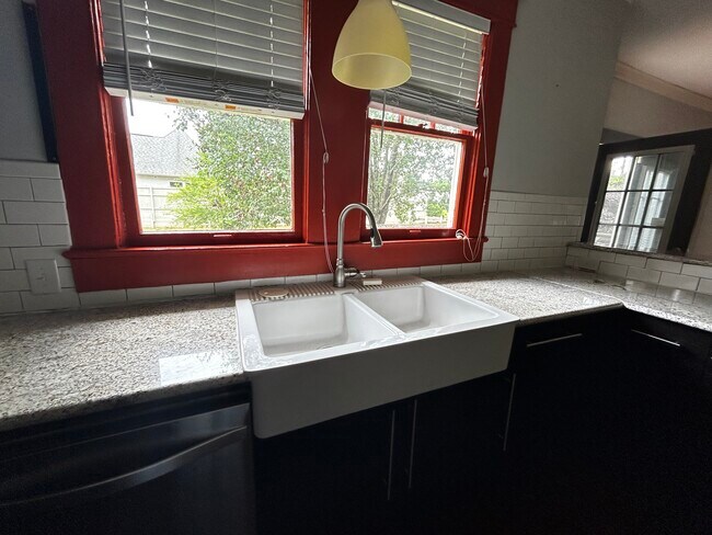 Foto del edificio - 2504 Kavanaugh Rd
