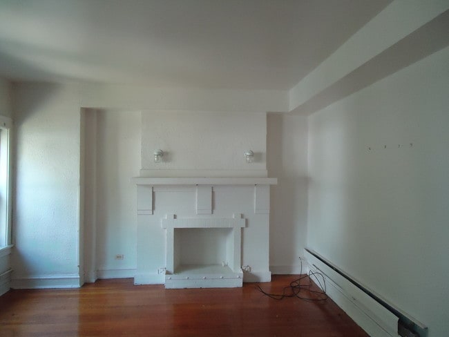 Building Photo - 140 N Menard Ave