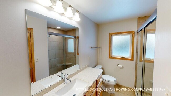 Foto del edificio - 830 S Lake St