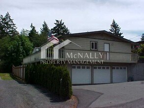 Building Photo - 7417 Hill Ave