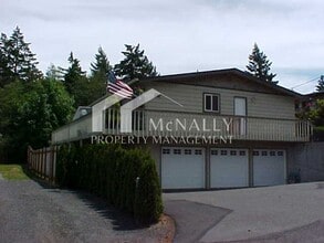Building Photo - 7417 Hill Ave