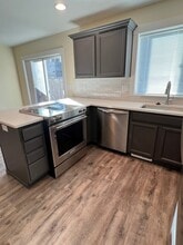 Building Photo - 429 S Ivy St