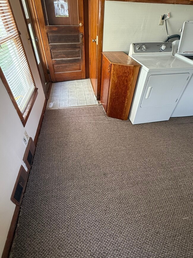 Foto del edificio - 1116 E Davenport St