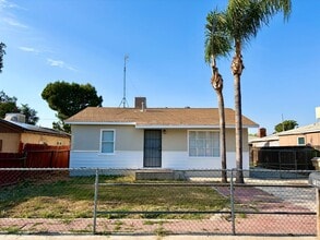 Building Photo - 706 Huskey Dr