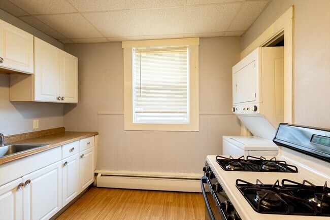 Foto del edificio - 555 Essex St