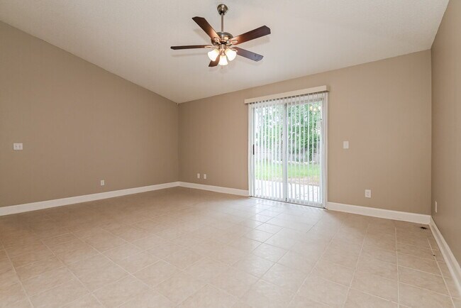 Foto del edificio - 12325 Mastin Cove Rd
