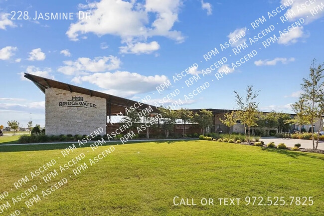 Building Photo - 228 Jasmine Dr