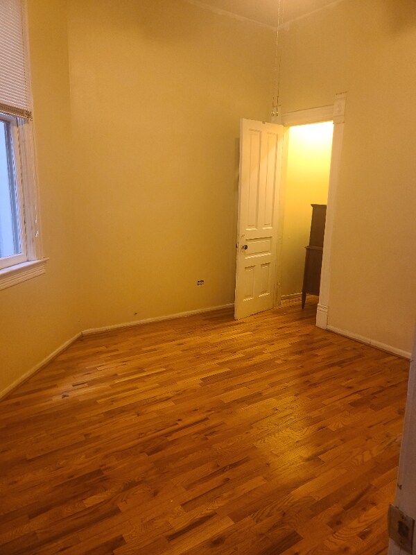 Building Photo - 2519 S Archer Ave