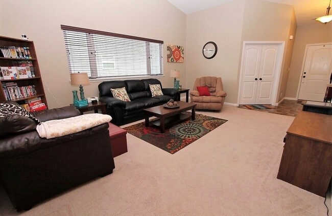Building Photo - 3 Bed, 2 Bath + Office/Den with Fenced Yard in Lafayette