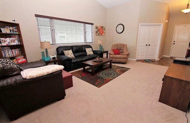 Foto del edificio - 3 Bed, 2 Bath + Office/Den with Fenced Yard in Lafayette