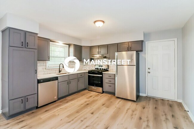 Building Photo - 3 Bedroom Pet-Friendly Home in PLEASANT HILL, MO with Main Street Renewal