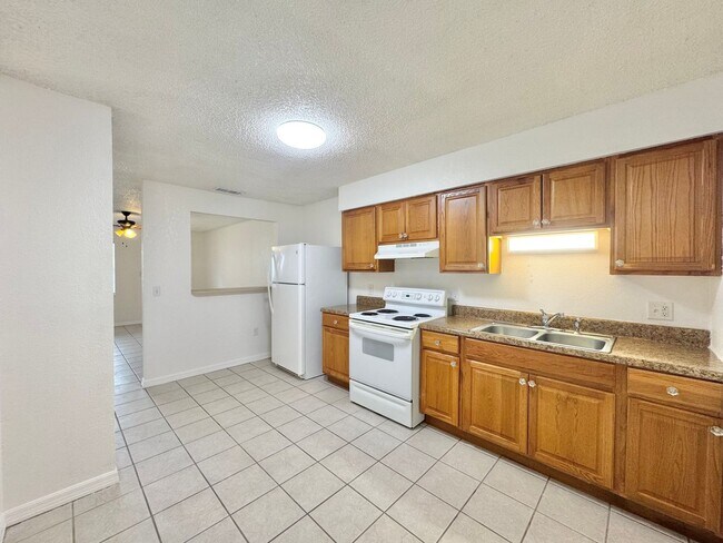 Foto del edificio - 2555-2559 Elm Ave