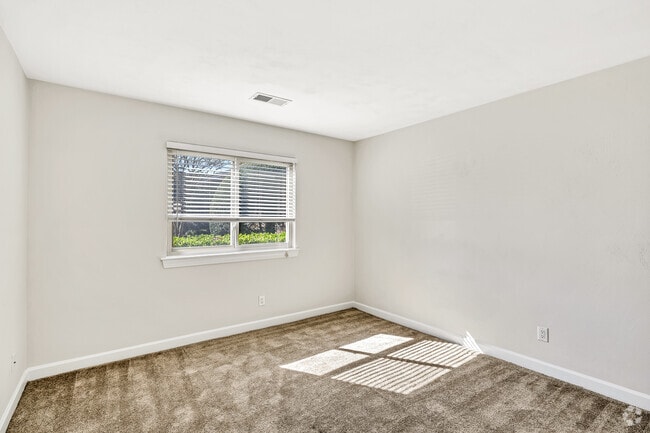 2BR, 1BA - 777SF - Clifden - Bedroom - Waterford Apartments