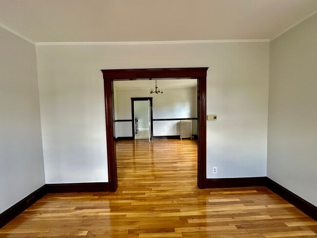 Building Photo - 52 Alaric St