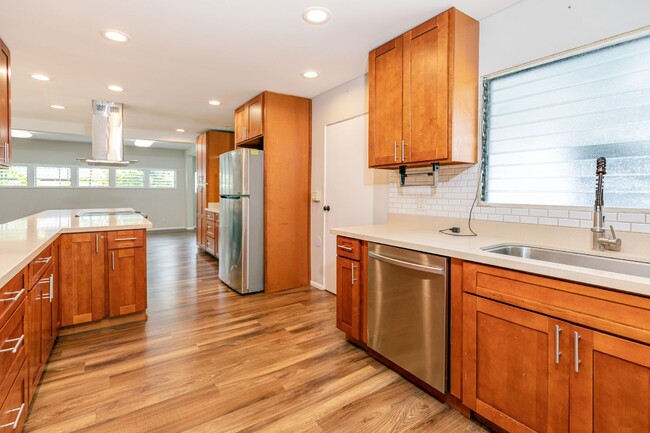 Foto del edificio - Large 4 Bedroom 3 Bath Alii Shores SFH