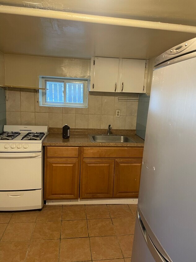 Kitchen - 9217 95th St
