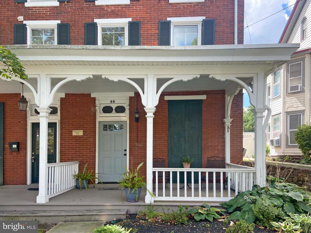 Building Photo - 88 S Clinton St