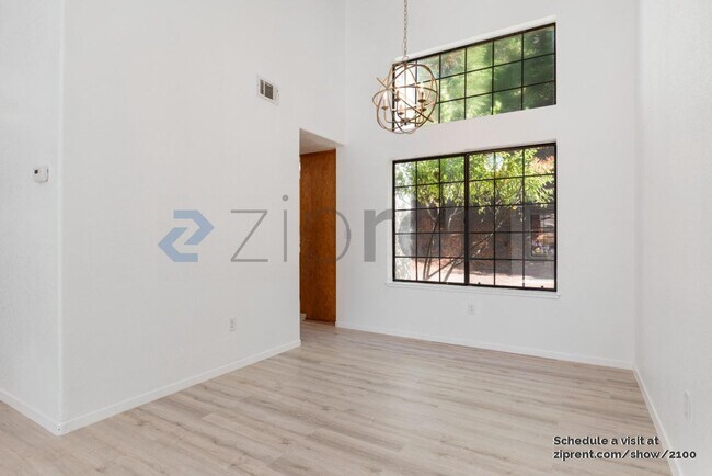 Building Photo - 5429 Cabrillo Sur