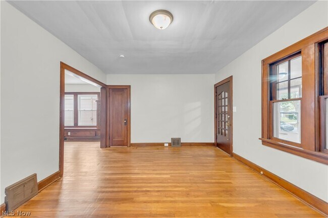 Foto del edificio - 3311 W 130th St