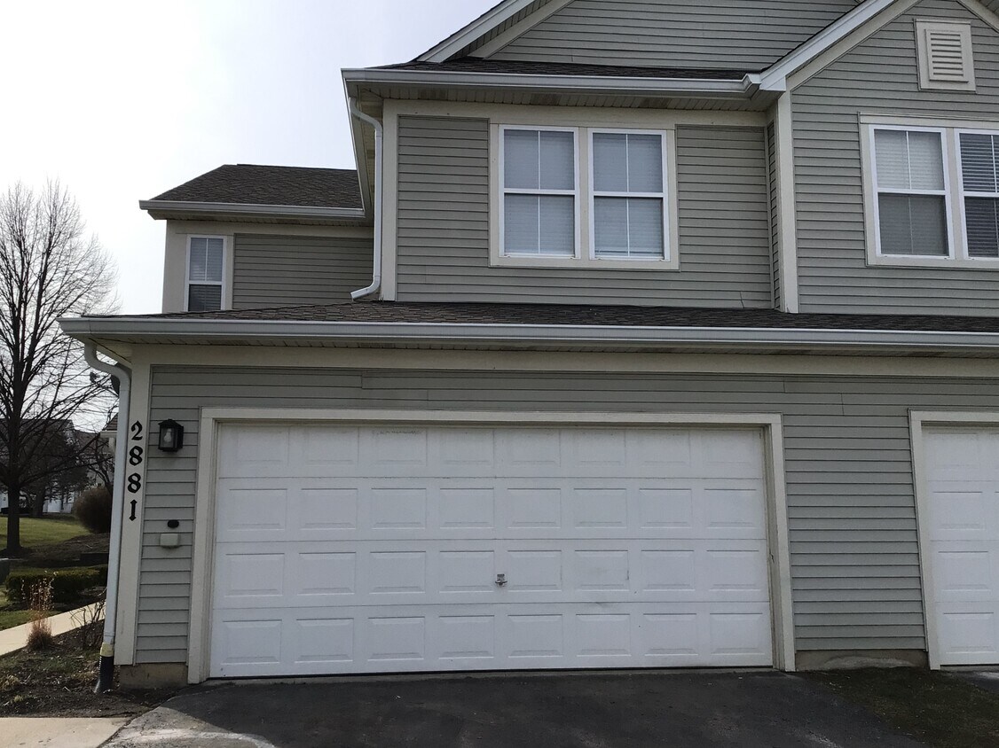 2881 Falling Waters Lane House Rental in Lindenhurst, IL