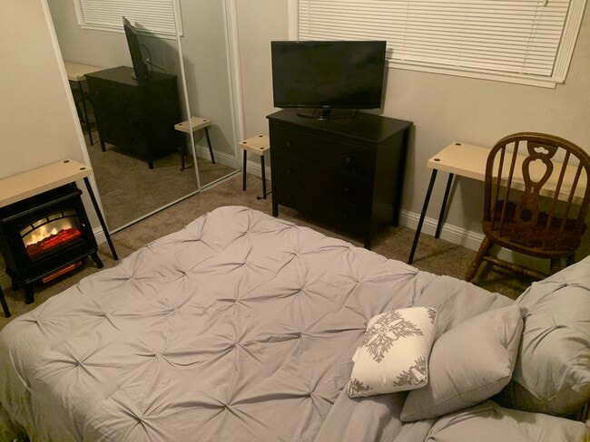 Foto del edificio - 451 Alamo Dr