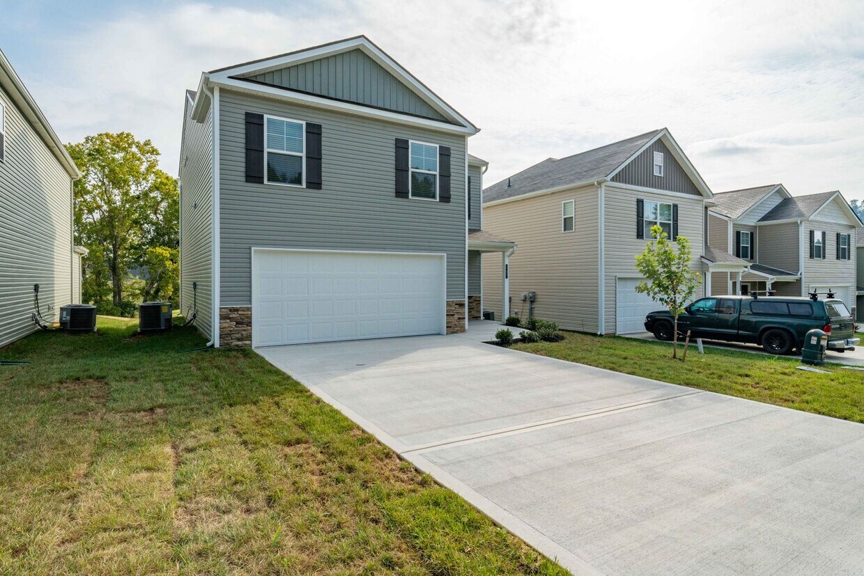 Foto principal - Newer Construction rental in Kingsport 3 b...