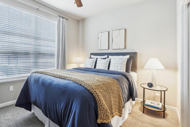 49-web-or-mls-100 Myrtle St - Unit 310 - 013.jpg - Weston Park at Longwood Station