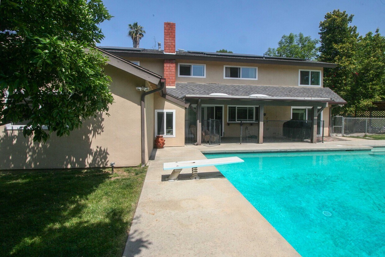 4310 Tamoshanter Ln, Tarzana, CA 91356 House for Rent in Tarzana, CA